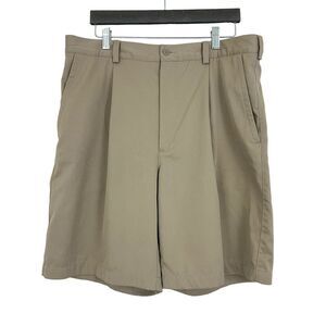 Nike Golf Mens Size 36 Tan Pleated Front Chino Shorts